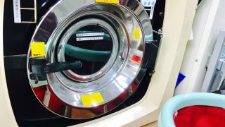 クリーニングに出したら服の色が変わった！こんな事ってあるの？