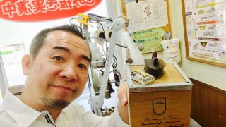 アンティークアイロンのミニチュアが付いた可愛い置物を頂きました