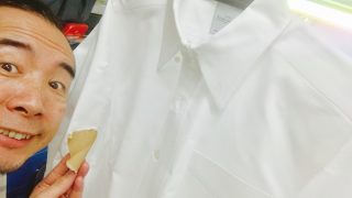 綿のシャツやブラウスに付いた細かいホコリや毛はサッと取りましょう