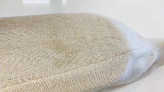 セーターのソデの一部が黄色くなってしまったけど取る事は可能でしょうか