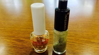 マニキュアがお洋服に付いてしまったら即除光液の使用はダメなんです。