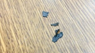 合成皮革（フェイクレザー）のパイピングを本革のパイピングに張替えも可能です