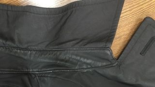 お気に入りブラックコートの襟部分が何となく白くなってきたら直し時です