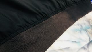 黒い濃色ジャケットのリブ部分の色が変色してしまっていませんか？それ直るかも知れませんよ