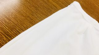 真っ白のスカートをお洗濯したら全体的に黄色っぽくなってしまったけどどうしてなのでしょうか？