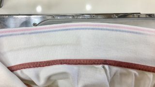 毎日洗っていていつも着ているお洋服の襟元が気になったら一度キレイに蓄積した汚れを取りましょう