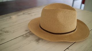麦わら帽子ってどうやってメンテナンスするの？「超簡単な麦わら帽子お手入れ方法」を書いて見ました