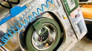 洗っていないお布団の中は想像以上に不衛生ですので１シーズンに最低１回以上はクリーニングを致しましょう