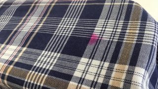 お家で洗剤で洗って石けんで擦って酸素系漂白してそれでも取れないインクのシミを落しました