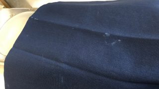 卒業間近の学生服に大量に付いてしまったペンキやアクリル絵の具などは取れる可能性がありますよ