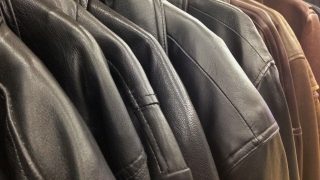 レザージャケット（革ジャン）って普段から着ていない時には大概クローゼットの奥深くで眠っている事が多いんです