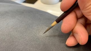 お家でTVで見た通りにお洋服のシミ抜きしてみたら色が抜けてしまいましたでもクリーニング店は信用出来ません