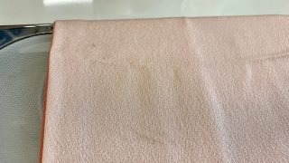 もしも年末の大掃除などで機会がありましたらタンスに仕舞ってあるお着物の状態を確認致しましょう