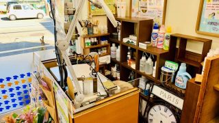 久しぶりに店頭しみ抜き実演コーナーのディスプレイを実用性も兼ねてリニューアル致しました
