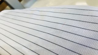 実はハンコに使う朱肉はお洋服の生地に付いてしまうと中々取れにくいんです