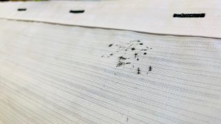 よく持ち込まれるシミ抜きの常連であるボールペンのシミには落ちやすいから落ちにくいまで色んな種類があります