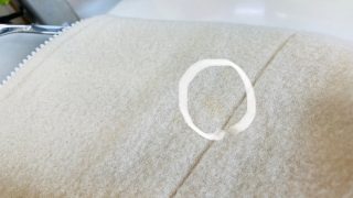 アイボリーのウールコートに古そうな黄色いシミが付いてるのを見つけても捨てないでね