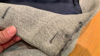 ウールのコートはヘビロテで長く使っていると毛が擦れたりして見た目が変わります