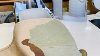 中々厄介なボールペンのインクのシミはクリーニング屋さんでシッカリと状況をお伝えしてピンポイントに取る事をオススメ致します
