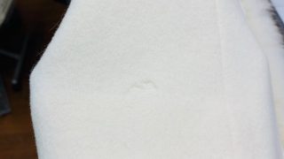 お洋服の虫食いなどで無くなってしまった起毛は改善出来るのか教えて欲しいとのご相談をお受け致しました