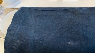 濃色のパンツの裾部分は摩擦により変化しやすく色が剥げてきたり致しますのでご相談下さい