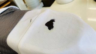 お洋服がもしもインクまみれになったら自分ではしみ抜きや漂白はせずに何もせずに先ずは事情をお聞かせ下さいませ