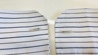 ワイシャツを普段から着用される方で気になる汚れの代表は白いワイシャツの袖口や襟元の黒ずみです