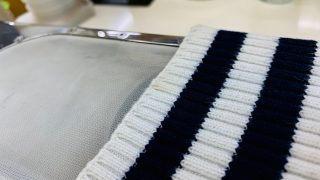 時間が経って後から浮き出てきた場合のシミは生地も傷んでいるので簡単には取れにくいんです