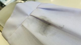お家で墨汁を取ろうとした経験のある方ならご存知かと思いますが中々取れにくいのが墨汁です