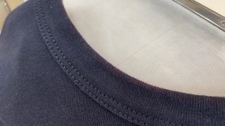 襟元の生地部分が汗等の影響により時間が経って赤い色に変色してしまった色修正のご依頼
