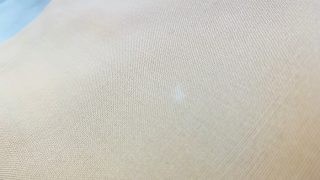 もしもお洋服の色が変わってしまったり抜けてしまったらそんな時には特殊技術である色修正（染色補正）をオススメ致します