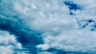 8月12日月曜日（山の日の振替休日）から15日木曜日までお盆休みを頂きますのでよろしくお願い致します