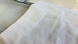 パンツの裾に茶色いシミが付いていたりはしませんか？それ雨の日の錆びかも知れませんよ