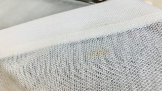 アセテートやトリアセテートのお洋服には染み抜きの時に決して除光液を使用しないで下さいね