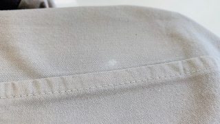 ピンポイントで色が抜けてしまいますと結構目立ってしまいますが特殊技術で見えにくくする事は出来るかも知れませんよ