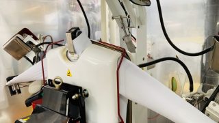 ワイシャツのボタンを付けようとしたらが合いにくかったり襟や袖口が少し窮屈だったことはありませんか？