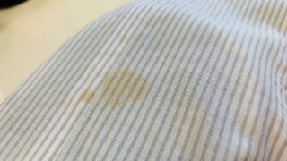 ストライプ柄のシャツに付いてしまったお家で洗っても全然取れない大きな黄色いシミはとれますか？