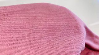 油が飛んで付いてしまったお洋服ですがお洗濯表示がドライクリーニングは出来ませんの表示でもシミ抜きは可能です