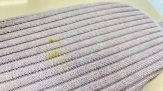 いつ付いてしまったのか？何が付いてしまったのか？分からないシミに対応する場合にはクリーニング屋さんに相談してからでも遅くはありませんよ