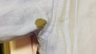 何が付いたか分からないシミは基本通りのしみ抜き中にシミが反応をしたその方法を重点的に行います