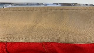 汗等の影響により時間が経って変色してしまった場合に直す為には生地の色修正（染色補正）が必要になってきます