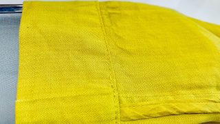 色柄物のお洋服のお洗濯や染み抜きの場合に注意しなければならないのは加工が落ちたり色が落ちたりする事です