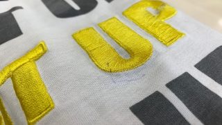 柄の部分や刺しゅう部分についてしまったボールペンのインクでも落とせる事が出来るかも知れませんよ
