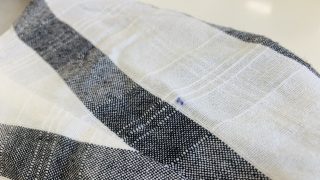 ボールペンのインクが濃く付いてしまった時には滲ませない様に気を付けましょう