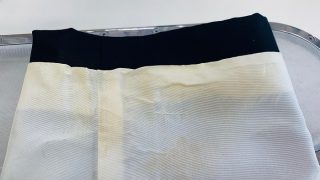 綺麗にならないと思われがちなお洋服の裏地ですが部分的なシミ抜きをすればかなり綺麗になる事があります