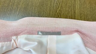 襟の黄ばみが出やすい淡色系綿ジャケットの襟部分は汚れやスレで色が褪せてしまう前に対処いたしましょう