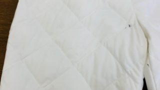 もしも真っ白なお洋服に真っ黒なペンキやインクが付いてしまってもまだ取れるかも知れませんよ