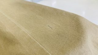 起毛素材は擦ってしまいますと白く見えてしまいますので出来るだけ物理的なダメージを避けましょう