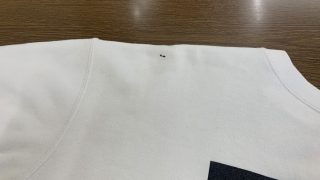お洋服に毛染めが付いてしまった時には応急処置をしない方がクリーニング屋さんでは取り除きやすいです