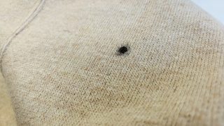 「いつ？どこで？なにが？」付いてしまったのか分からないシミに対してはかなりの気を使って対応致しましょう